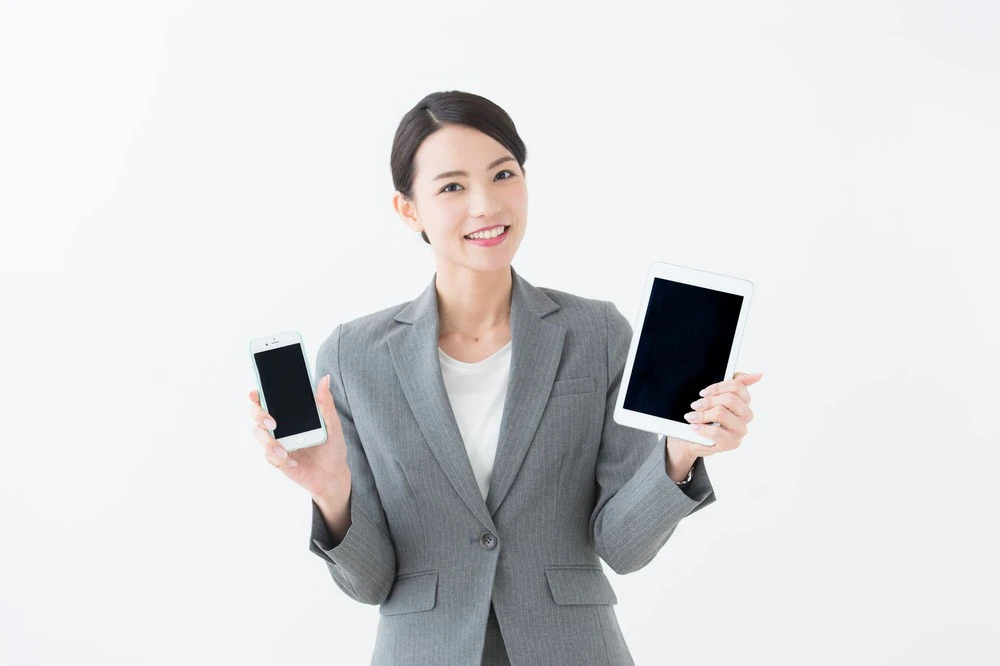 スマホ2台持ちのメリット・デメリットとは？使い分けのパターンも合わせて解説